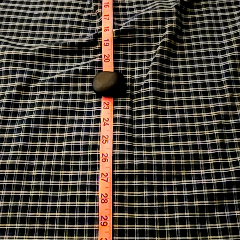 Men's Short Button Down Short Sleeve Shirt is in EUC